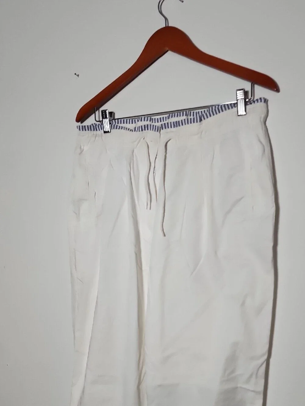 Izod Men's White Drawstring Jogger Pants